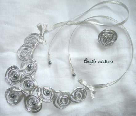 collier pastilles argentées  et s b
