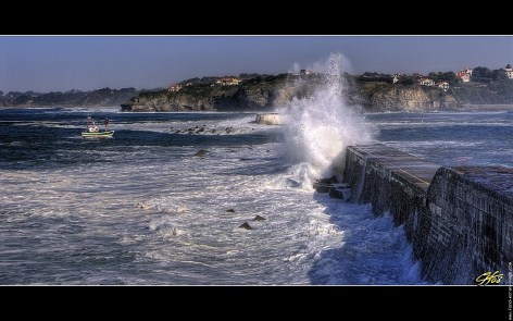 st-jean-de-luz-64-entee-au-port