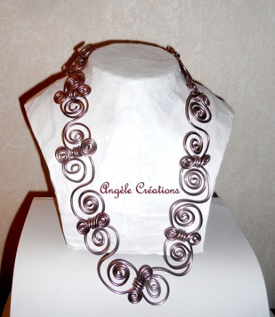 collier mis-long chaine articulée