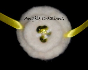 Collier "Douceur" en pure laine blanche pour enfant (PV12€)