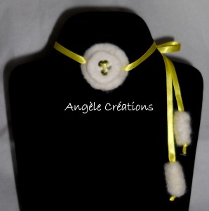 Collier "Douceur" en pure laine blanche pour enfant( PV12€)