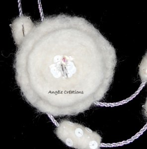 moif en laine blanche