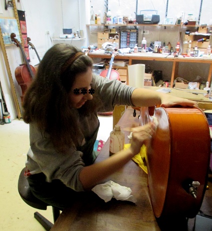 à l' atelier du Luthier