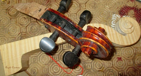 à l' atelier du Luthier