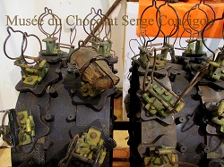 Machine à enduire de chocolat au musée du Maitre Chocolatier Serge Couzicou