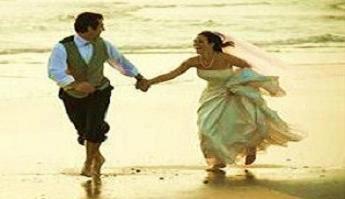 Les mariés sur la plage