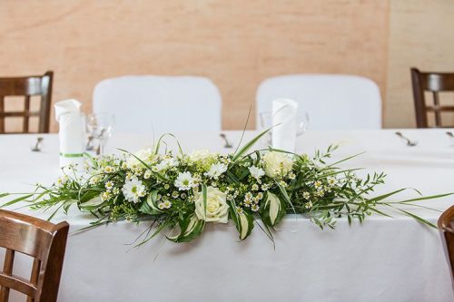 Décoration toute blanche de Centre de table d'honneur