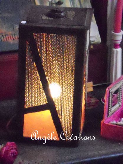 Lampe cubique en dentelle de carton et papier