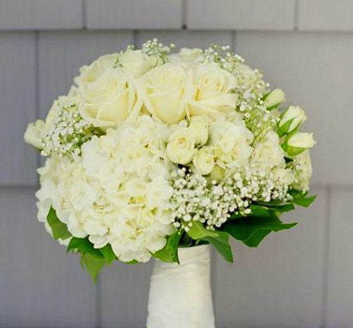 Bouquet de mariée hortensia roses et gypsophile blanc