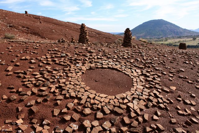 Installationmandala de land'art en pierre