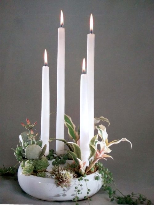 Décoration de table, bougies blanches pour Noël