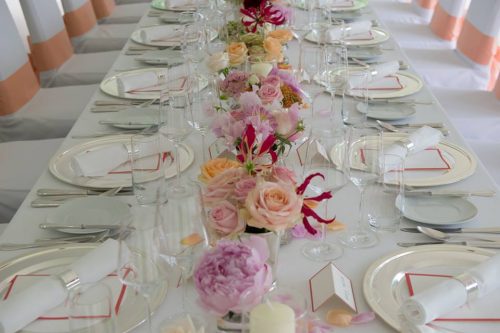Un chemin de table dans des tons de roses, pourquoi pas , selon votre décoration, je m'adapte à vos envies!