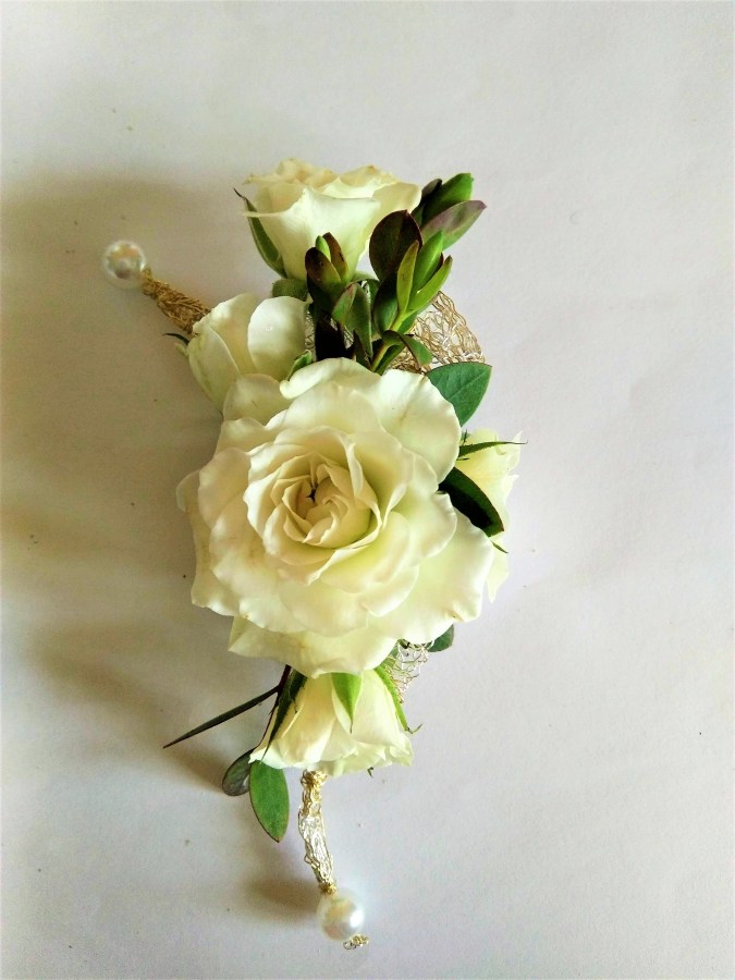 Boutonnière en fleurs fraîches