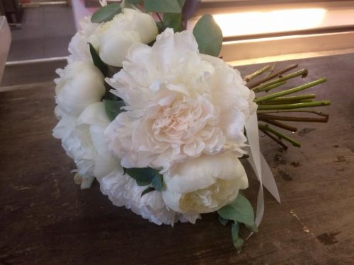 Bouquet de mariée en pivoines duchesse