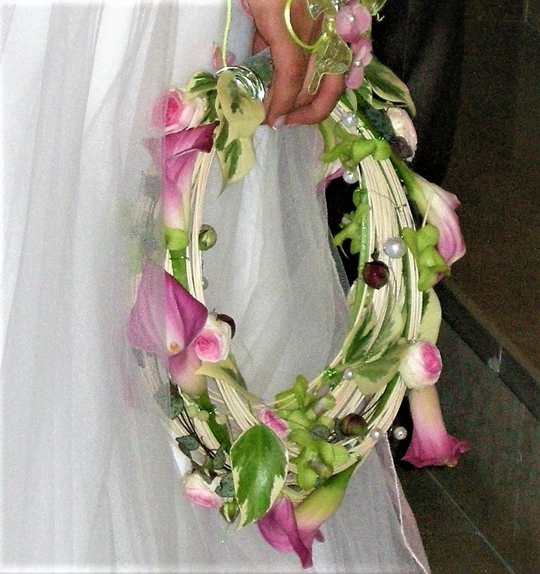 Bouquet e mariée en couronne