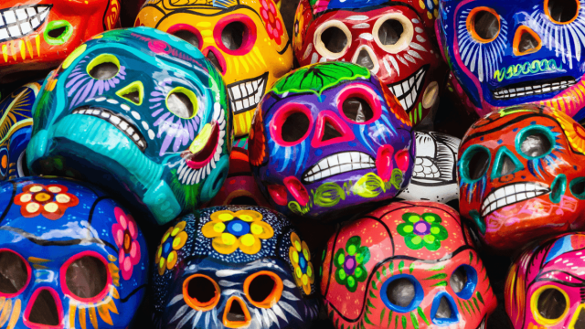 Tête de mort très colorées  pour conjurer la  tristesse au Mexique
