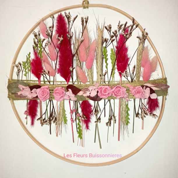 couronne murale en fleurs séchées