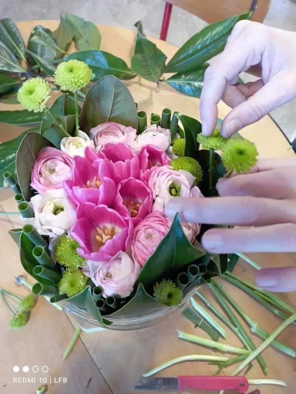 Composition florale avec des tulipes