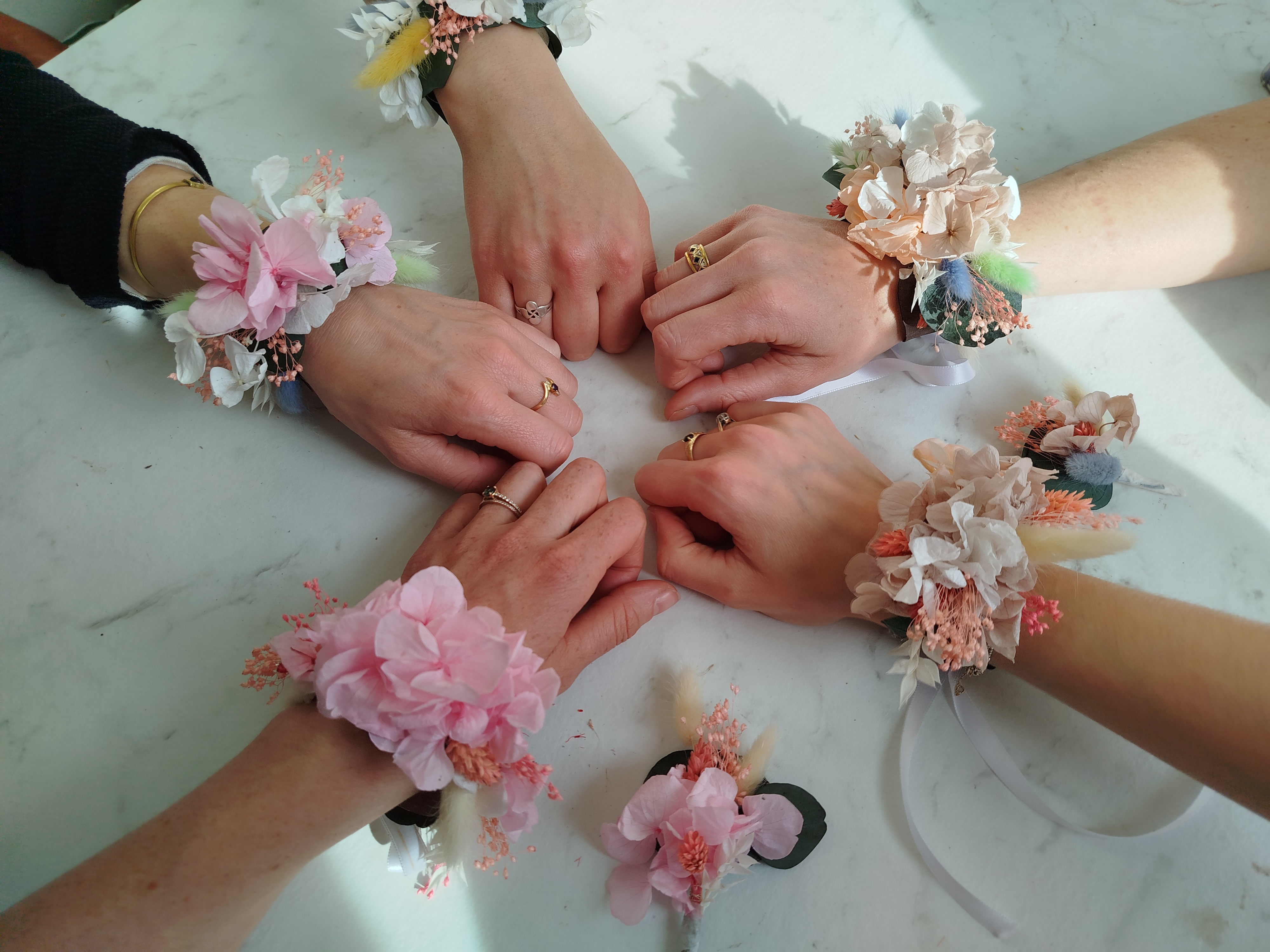 Bracelets en fleurs séchées d'EVJF