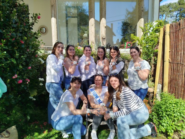 Photo souvenir de fin d'atelier floral